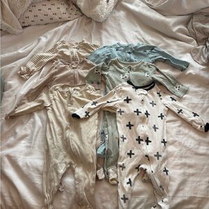 6 pack zipper Pajamas - sleep n play onesies neutral colors 6-9 month